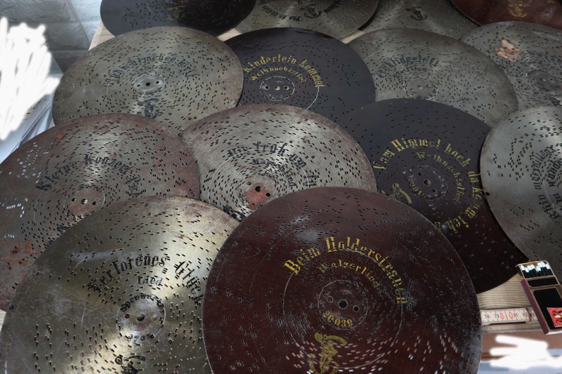 Lochplatten Musik Blechplatten 30 Stück antik Polyphon 28cm