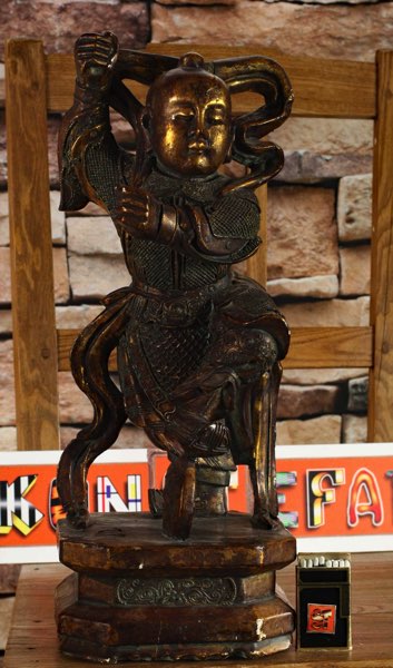 ältere oder antike Figur Asiatika 41cm Krieger Buddha Gottheit Tempelwächter