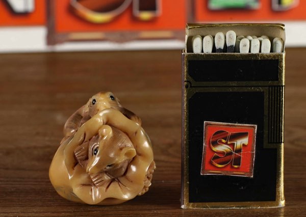 Asiatika Netsuke Tagua Nuss Maus signiert