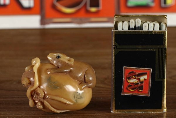 Asiatika Netsuke Tagua Nuss Maus signiert