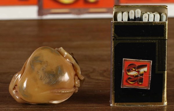 Asiatika Netsuke Tagua Nuss Maus signiert