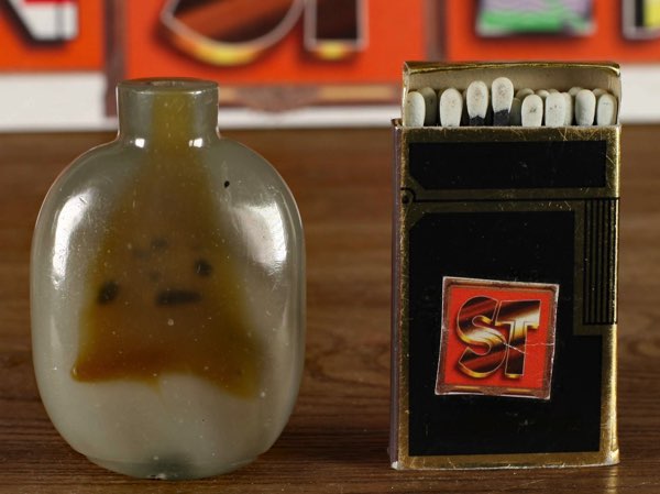 Asiatika snuff bottle farbig