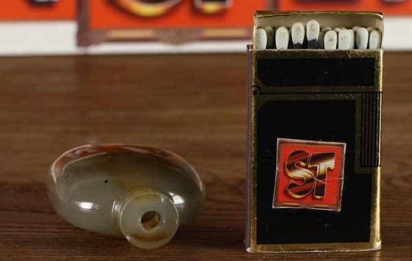 Asiatika snuff bottle farbig