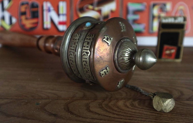 Gebetsmühle Tibet älter