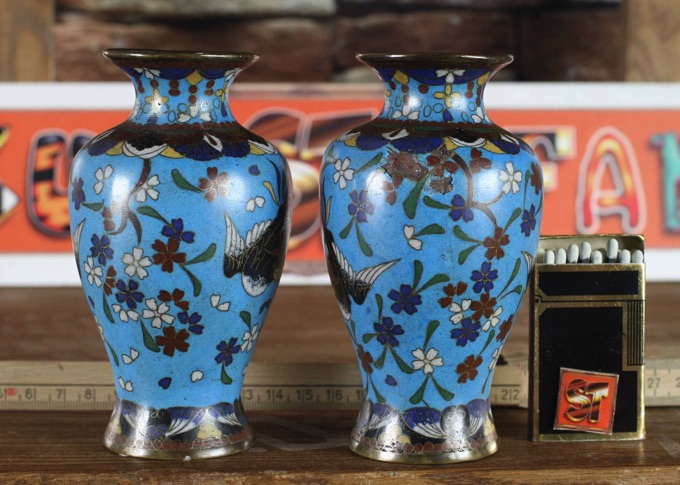 Paar ältere kleine Cloisonne Vasen Asiatika