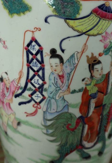 Vase China antik Flugdrachen Personen