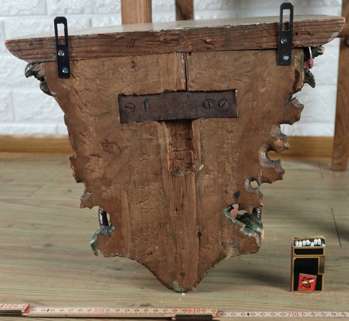 Wandkonsole Chinoiserie antik Mann Hut