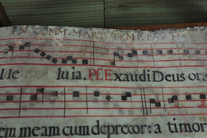 Antiphonar Notenhandschtift antik in communi martyrum tempore paschali