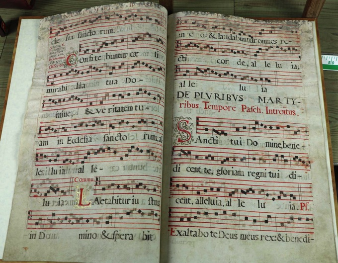 Antiphonar Notenhandschtift antik in communi martyrum tempore paschali