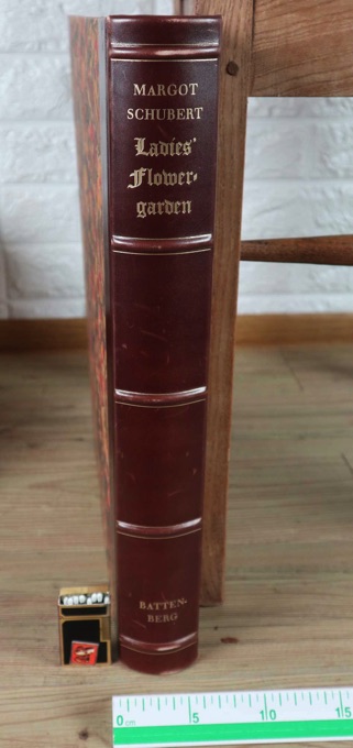 Buch the ladies flowergarden Margot Schubert Battenberg 1980