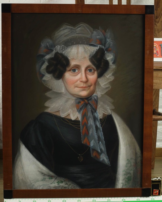 Biedermeier Pastell Gemälde Portrait Edeldame Tracht Kopfbedeckung Herz