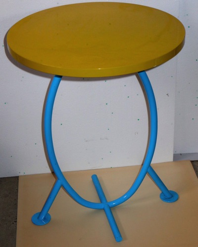 Designer Tisch rund gelb blau