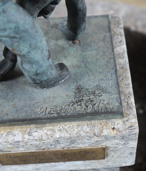 Alfred Zschorsch Bronze Radschläger Brunnen Düsseldorf