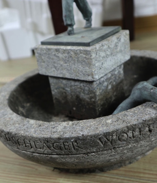 Alfred Zschorsch Bronze Radschläger Brunnen Düsseldorf