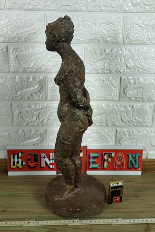Figur Frau Stuck