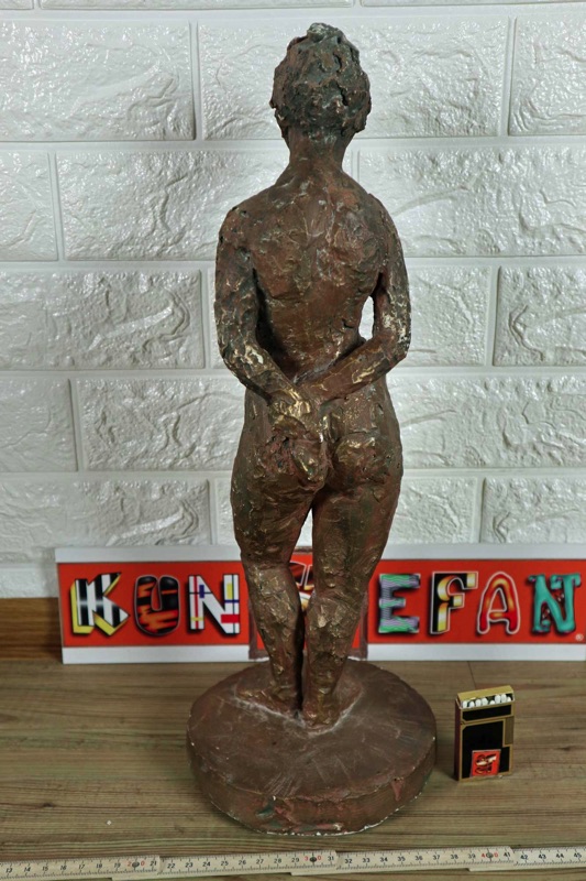 Figur Frau Stuck