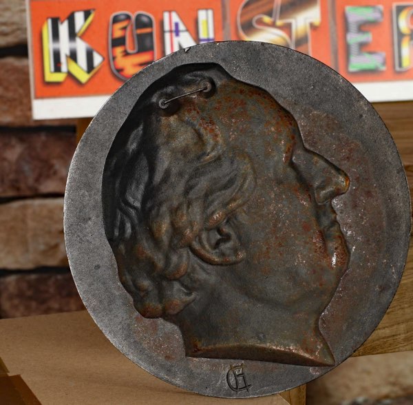 Fritz Best Eisenrelief Goethe