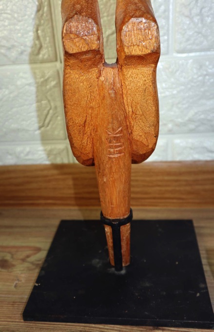 HEK Holzfigur lang dünn Person