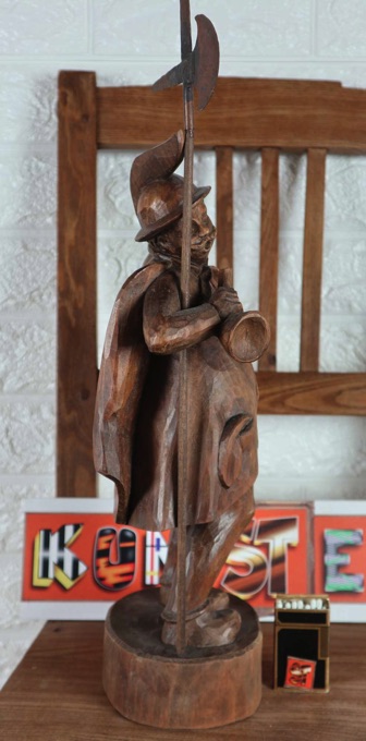 Holzfigur Schnitzerei Nachtwächter