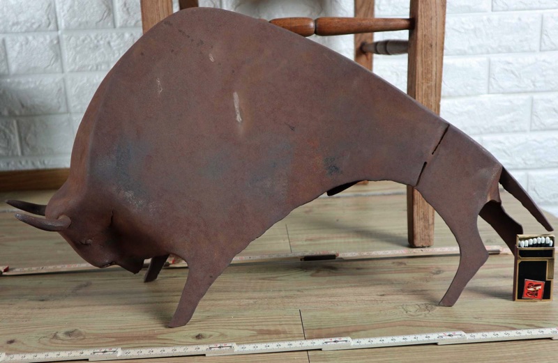 Kurt Schär Skulptur Bison Eisenblech Rostpatina