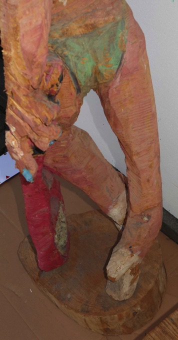 Michael Denkler Gietz Holz Skulptur Tennisspielerin