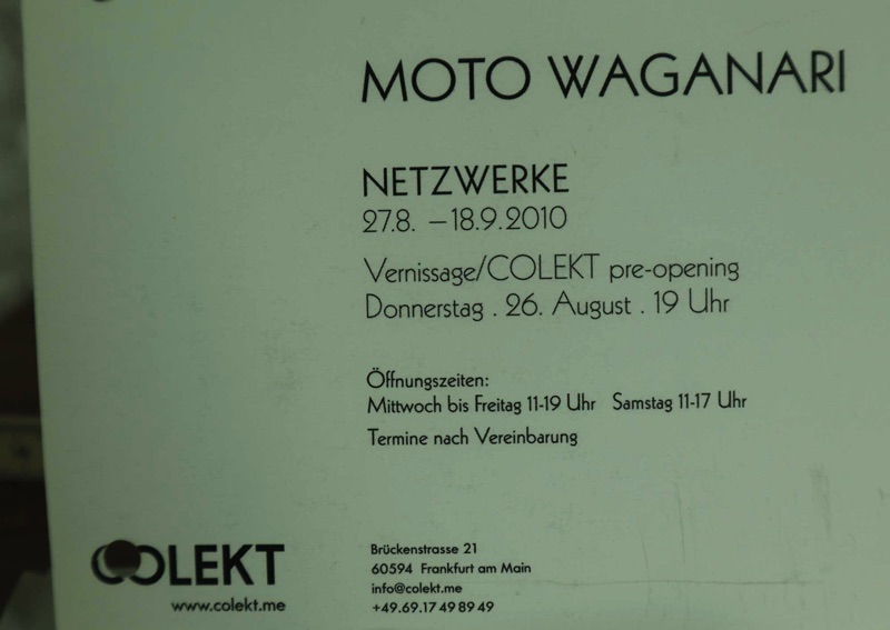 Moto Waganari Skulptur Netzwerk Wärter gold