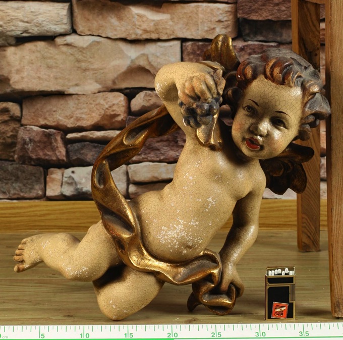 Putto Holz Schnitzerei Trauben