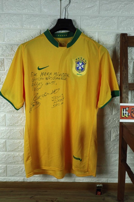 Nike Brasilien Trikot handsigniert Jorginho Guido Westerwelle Staatsgeschenk