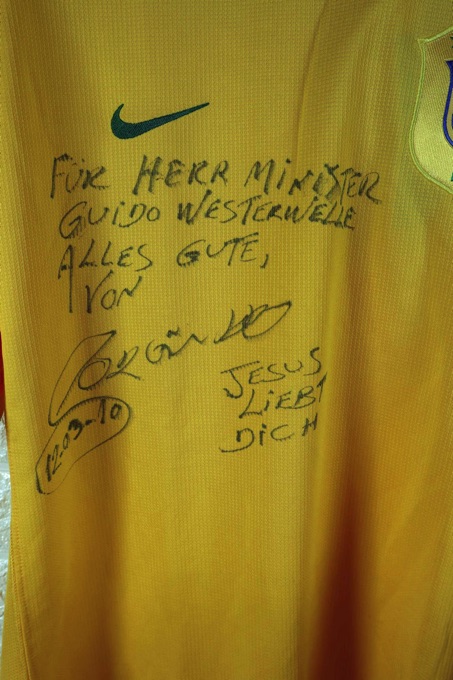 Nike Brasilien Trikot handsigniert Jorginho Guido Westerwelle Staatsgeschenk