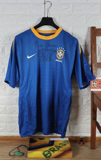 Nike Brasilien Trikot handsigniert Pele Guido Westerwelle Staatsgeschenk