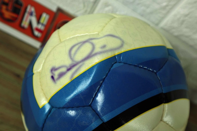 Nike Fussball handsigniert total 90 Aerow II Staatsgeschenk