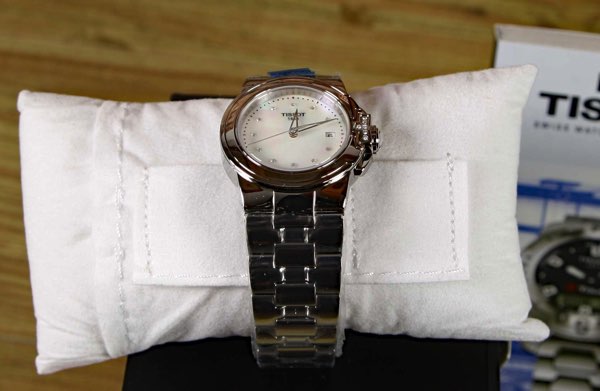 Tissot Damen Armbanduhr neu