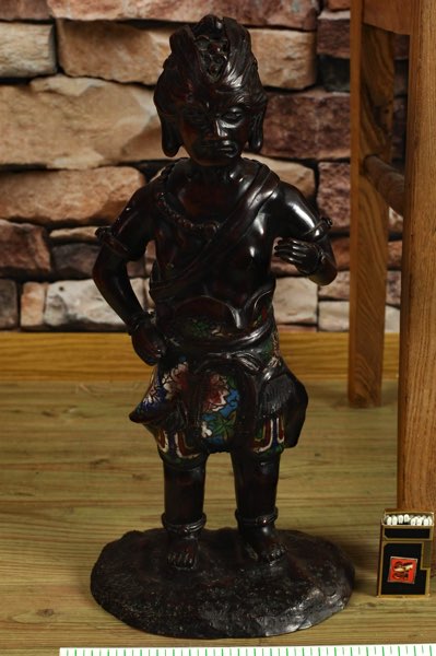 Asiatika Bronze Figur Cloisonne Tracht