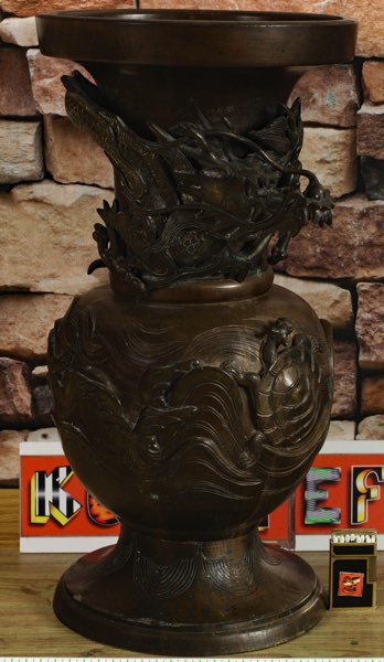 Asiatika Bronzevase antik Drache 14KG