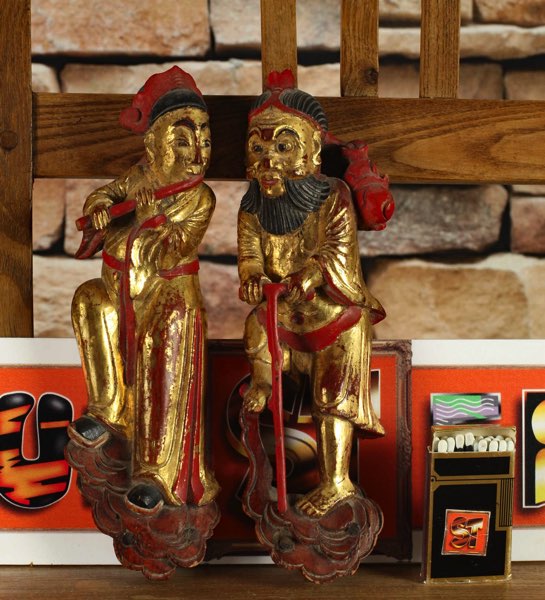 Asiatika antik Paar Holz Figuren signiert Skulptur Musiker Wanderer Shaolin