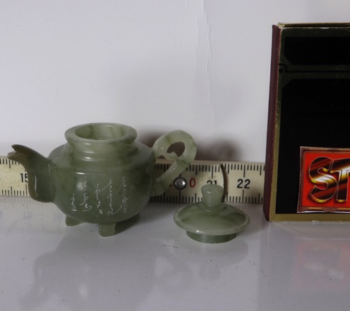 Teekanne Kalligraphie China Jade Miniatur