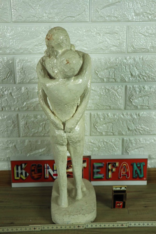 Figur Paar Mann und Frau Umarmung