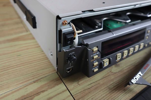 Sony J 3 Betacam compact player broadcast defekt 34