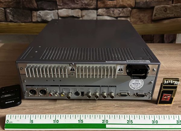 Sony J 30 SDI Betacam compact player broadcast 43
