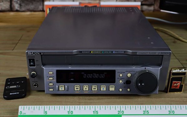 Sony J-30SDI digital compact video player firewire i.LINK Beta Betacam 1032 hour