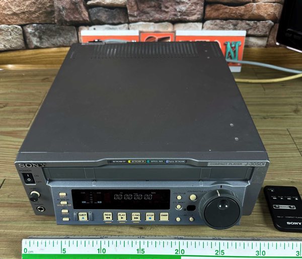 Sony J-30SDI digital compact video player firewire i.LINK Beta Betacam 74 hours!