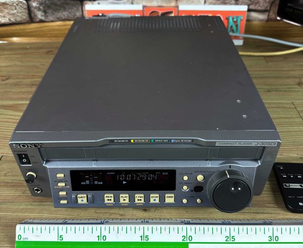 Sony J 30SDI Betacam compact player broadcast 37