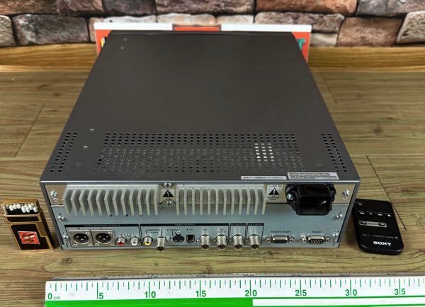 Sony J 30SDI Betacam compact player broadcast 37