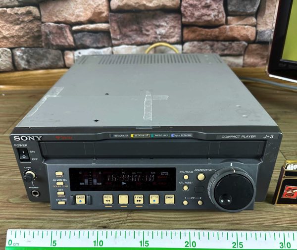 Sony J-3 SDI digital compact video player Betacam Beta J3 SP SX 621 tape hours