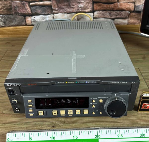 Sony J 30SDI Betacam compact player broadcast 38