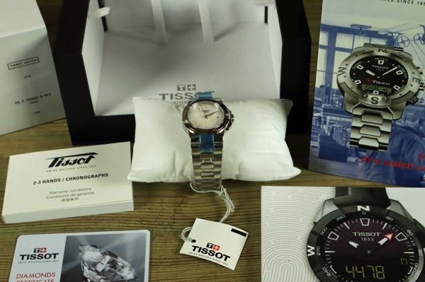 Tissot Damen Armbanduhr neu 2